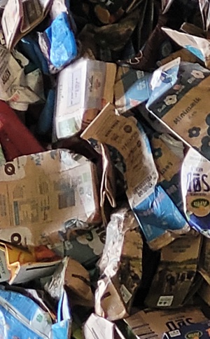 Mad- og drikkekartoner sorteres på sorteringsanlægget