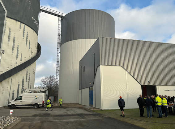 Akkumuleringstank og elkedel