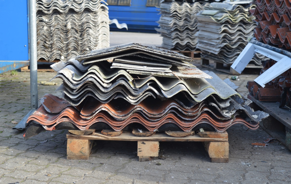 Eternitplader på palle