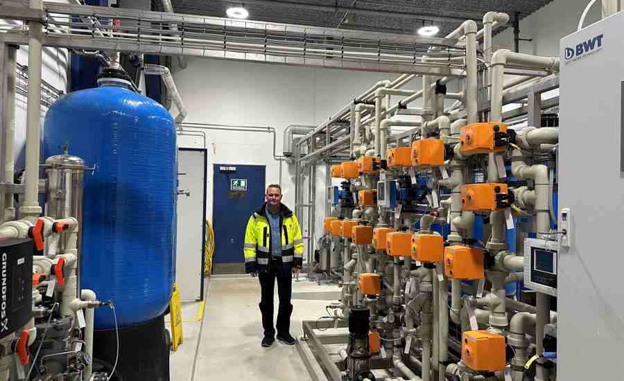 Kim Schröder-Arp ved vandbehandlingsanlægget Kim Schröder-Arp ved vandbehandlingsanlægget